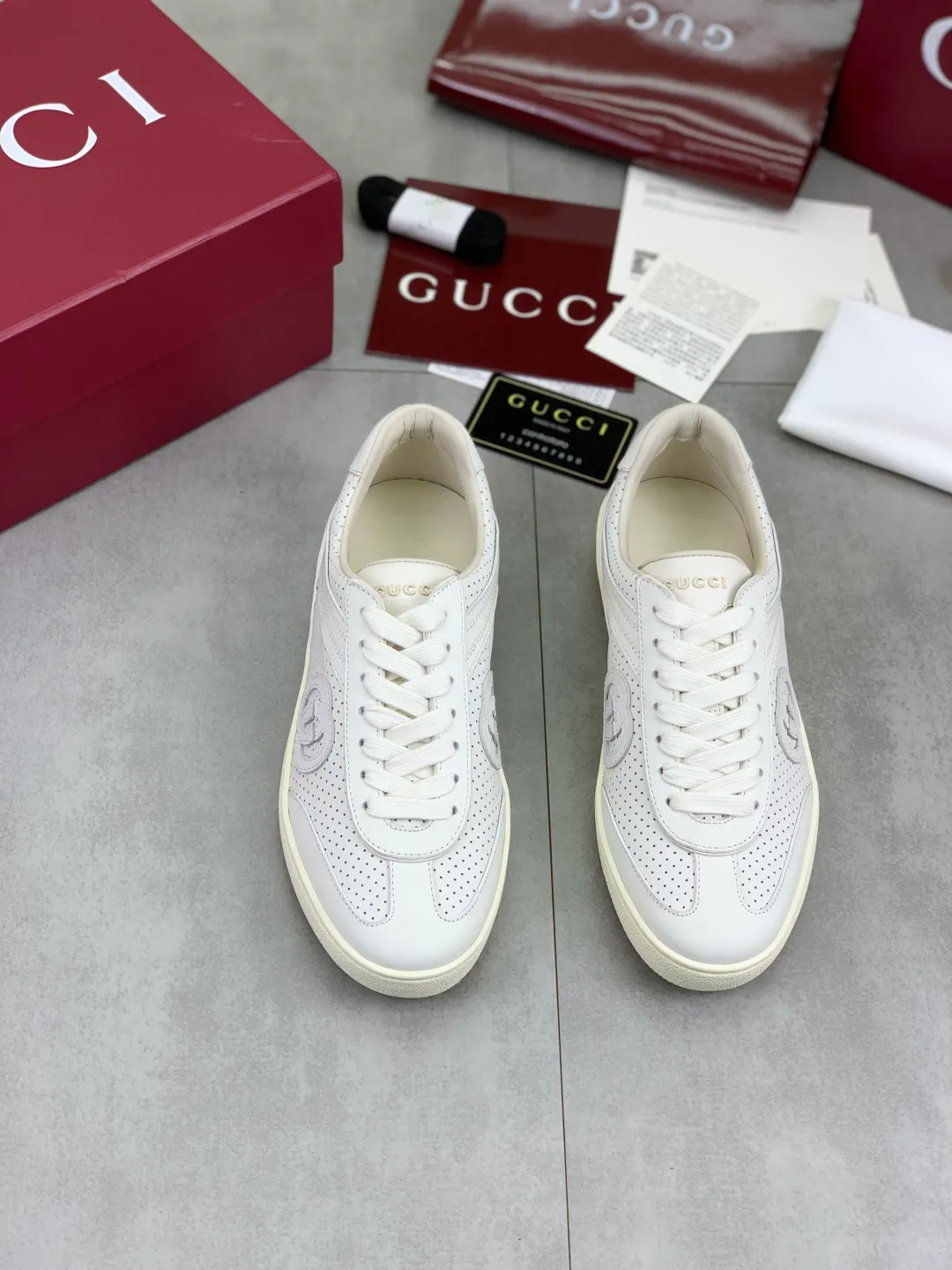 Men's shoes 💰P562 New GUCCI classic design moral training element catwalk model, matching version of top quality moral training shoes for men and women. Epoxy logo process is concave and convex, matching oil edge technology, punched cowhide cloth surface, suede cowhide surface splicing, breathable and not stuffy, the original overlasted shoe model is comfortable on the feet.  Fabric: Matched leather + cloth + mesh Lining: Water-dyed sheepskin Foot: Water-dyed sheepskin Outsole: Original molded TP matching environmentally friendly material Packaging: Top counter full set of packaging Female 35-42 (Female 41.42. Customized) Male 39-46 (46 customized)